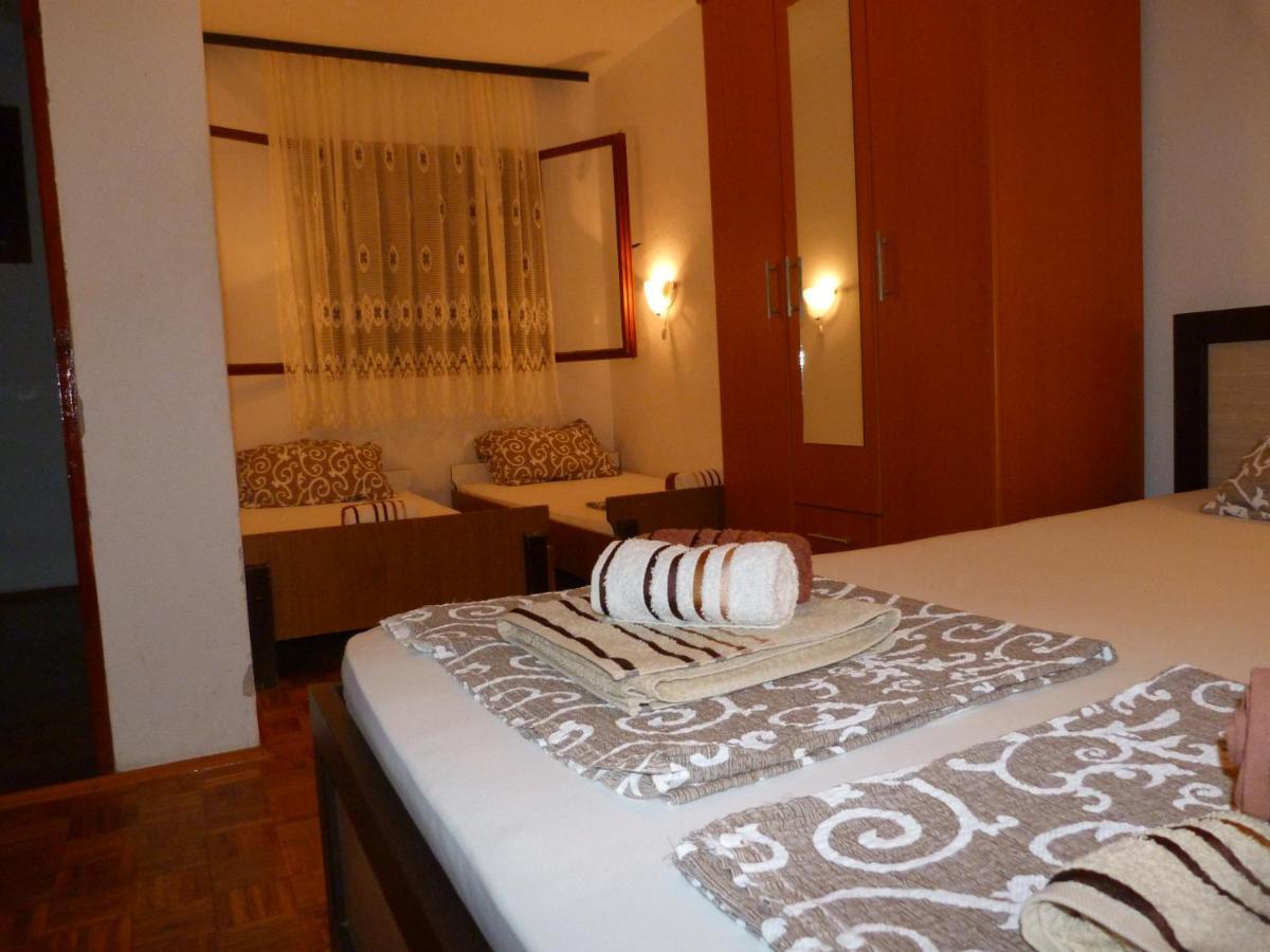 Apartments Aleksic 수토모레 외부 사진