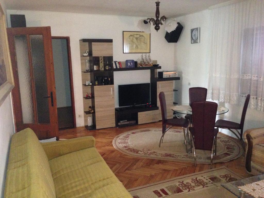 Apartments Aleksic 수토모레 외부 사진