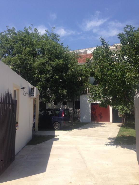 Apartments Aleksic 수토모레 외부 사진